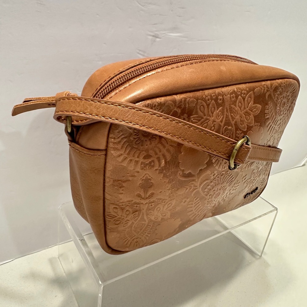 The Sak Leather De Young Crossbody Camera Bag Cognac Brown Embossed Floral Boho - Picture 3 of 9
